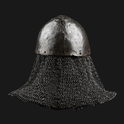 Hoch bedeutende mittelalterliche Hirnhaube und Br�nne